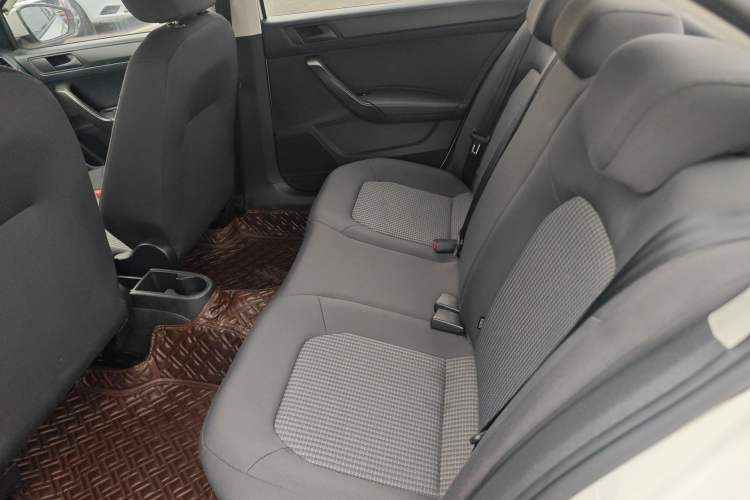 Used Volkswagen Santana 2016 1.6L Manual Fashion Edition Left Rear Seat