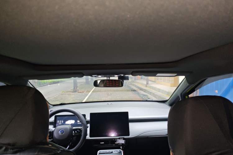 Used Hycan Z03 2022 510 km Range Trendy Cool Version 160 kW 61.13 kWh Headliner