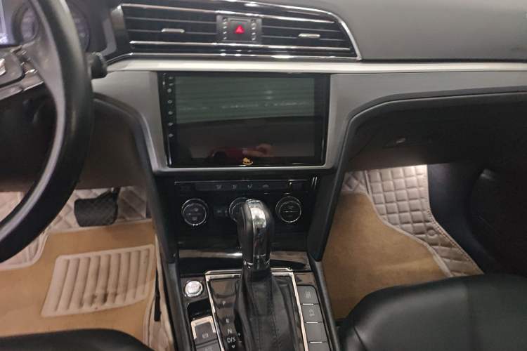 Used Volkswagen Lamando 2019 280TSI DSG Comfort Edition China VI standard Audio And AC Panel