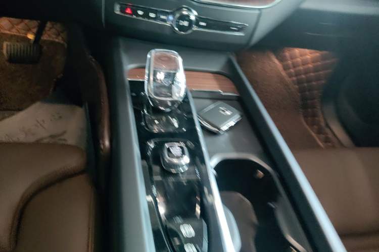 Used Volvo XC60 2022 B5 4x4 Smart Luxury Edition