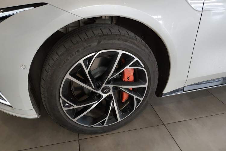 Used IM L7 2022 Dynamic Model Left Front Wheel Hub