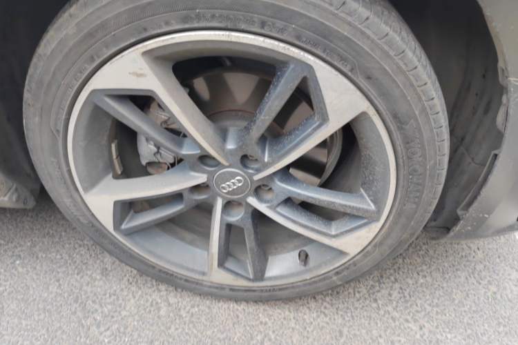 Used Audi A4L 2020 40 TFSI Fashionable and Elegant Model
