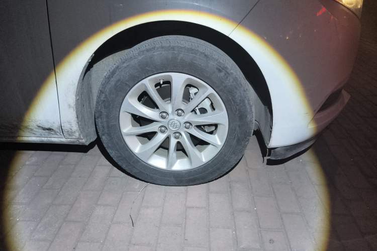 Used Buick GL8 2017 ES 28T Comfort Model China V Standard
