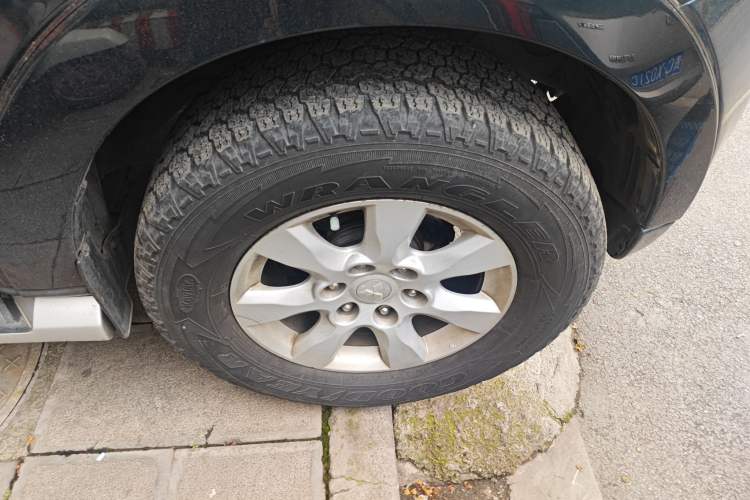 Used Mitsubishi Pajero 2011 3.0L Elite Edition Right Front Wheel Hub