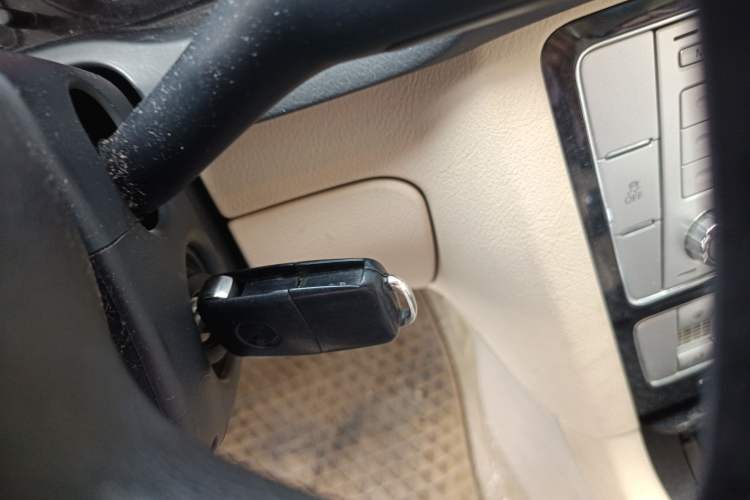 Used Volkswagen Passat 2009 1.8T Manual Luxury Model Vehicle Key