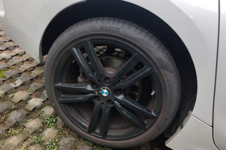 Used BMW 1 Series 2023 125i M Sport Night Edition Right Rear Wheel Hub
