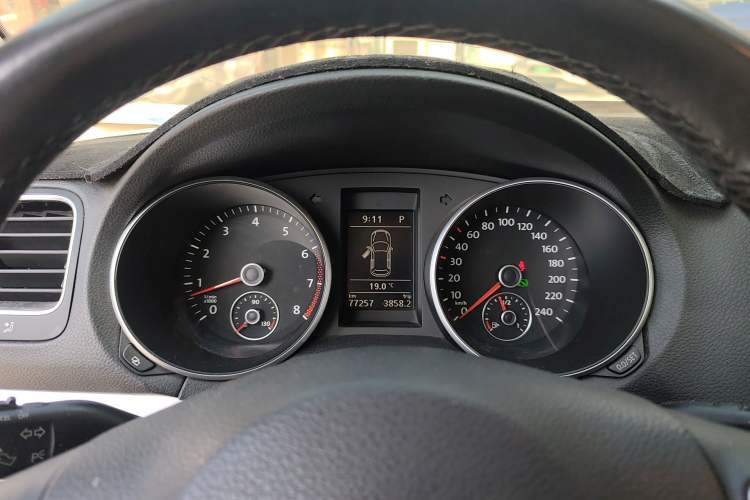 Used Volkswagen Golf 2011 1.4 TSI Comfort Travel Edition Instrument Cluster
