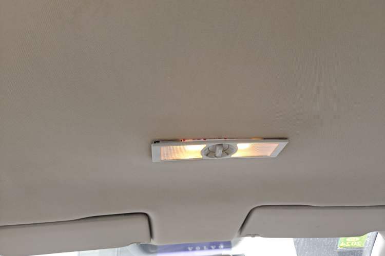 Used Volkswagen Lavida 2013 Revised Classic 1.6L Automatic Fashion Edition