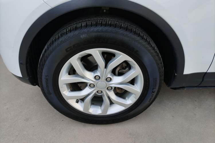 Used Land Rover Discovery 2018 2.0T SE
