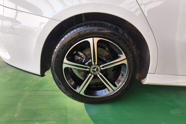 Used Mercedes-Benz A-Class 2022 Revised Version A 200 L Sport Sedan Fashionable Style
