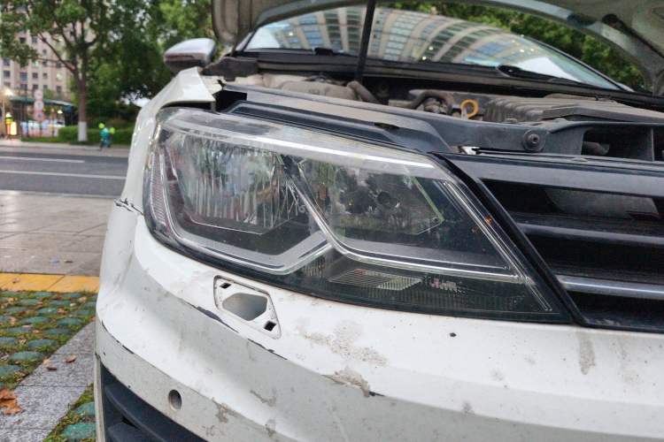 Used Volkswagen Lamando 2015 280TSI DSG Comfort Edition Right Front Headlight