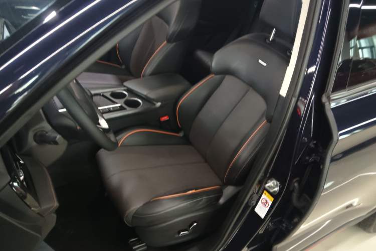 Used Oshan X7 PLUS 2022 1.5T Blue Whale Edition Automatic ZhiZun Model