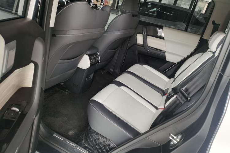 Used iCAR 03 2024 501km Two-Wheel Drive Long-Range Version Left Rear Seat