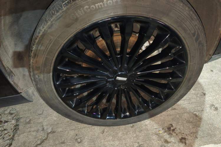 Used Wey P8 2018 2.0T Flagship Model Right Front Wheel Hub