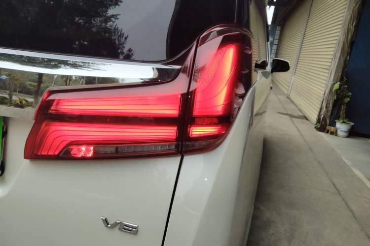 Used Toyota Alphard 2015 3.5L Luxury Edition