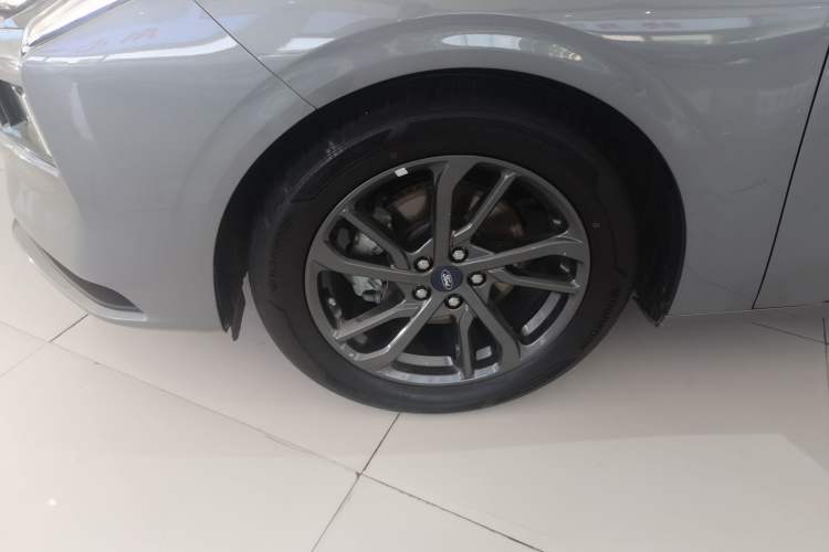 Used Ford Mondeo 2025 2.0T EcoBoost Luxury Version Left Front Wheel Hub