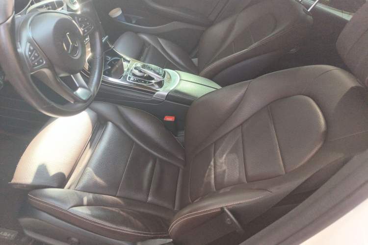 Used Mercedes-Benz GLC 2017 GLC 260 4MATIC Luxury Model