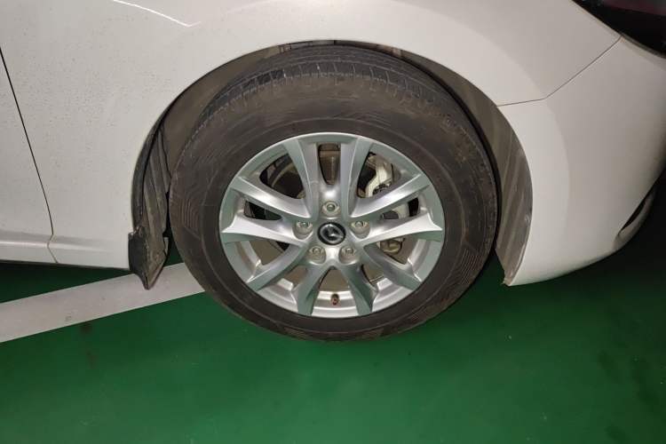 Used Mazda 3 Axela 2017 Sedan 1.5L Automatic Comfort Model Emission Standard China V
