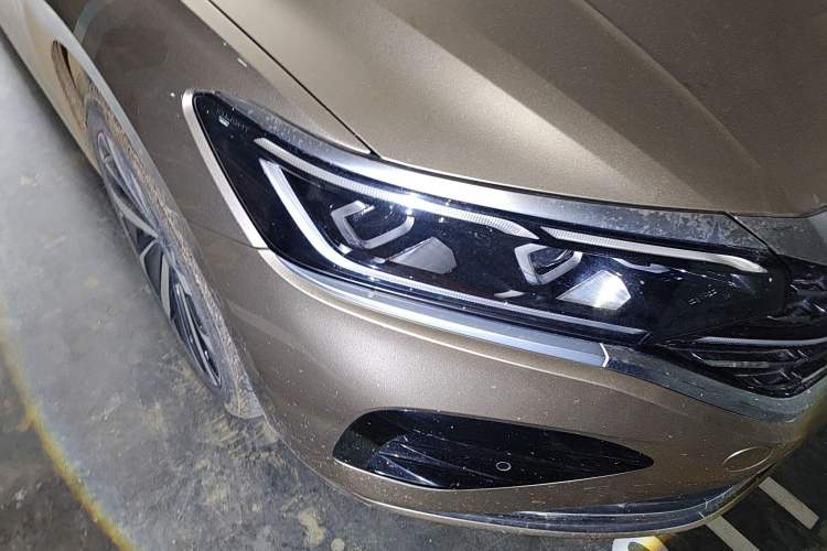 Used Volkswagen Passat 2022 330TSI Luxury Edition Right Front Headlight