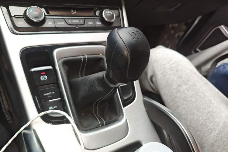 Used Geely Auto Emgrand X7 Sport 2016 2.0L Manual ZhiShang Version
