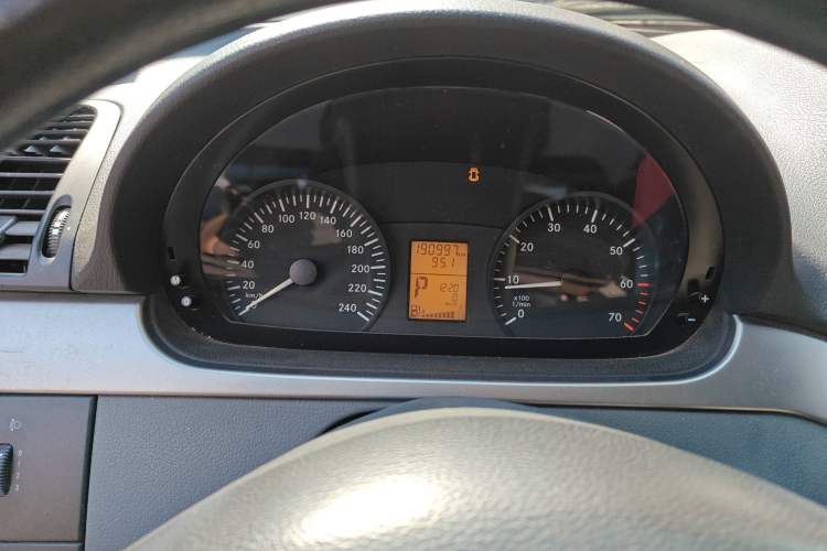 Used Mercedes-Benz Vito 2010 2.5L Elite Edition Instrument Cluster