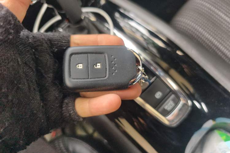 Used Honda Vezel 2015 1.8L CVT 2WD Luxury Model
