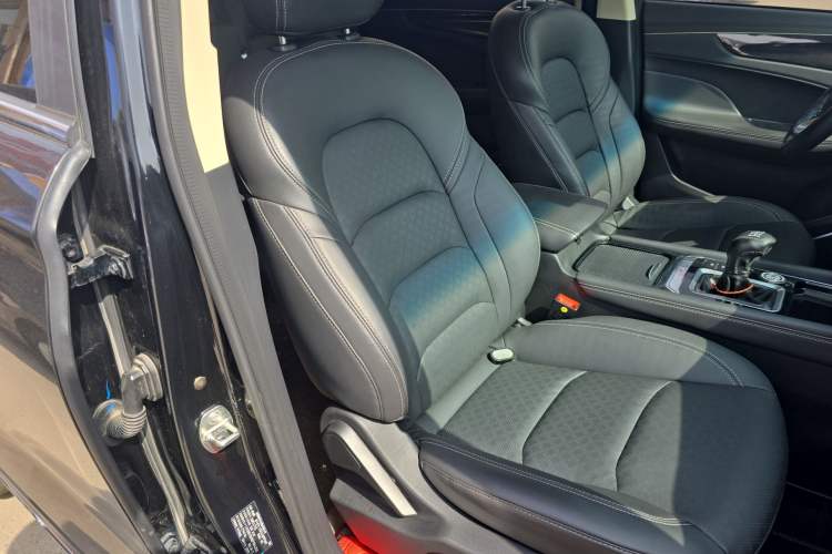 Used JETOUR X90 2019 1.5T Manual Enjoyment Model 5 Seats China VI Standard
