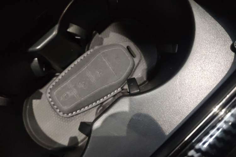 Used BYD Han 2024 EV Glory Edition 506KM Front-Wheel-Drive Premium Model
