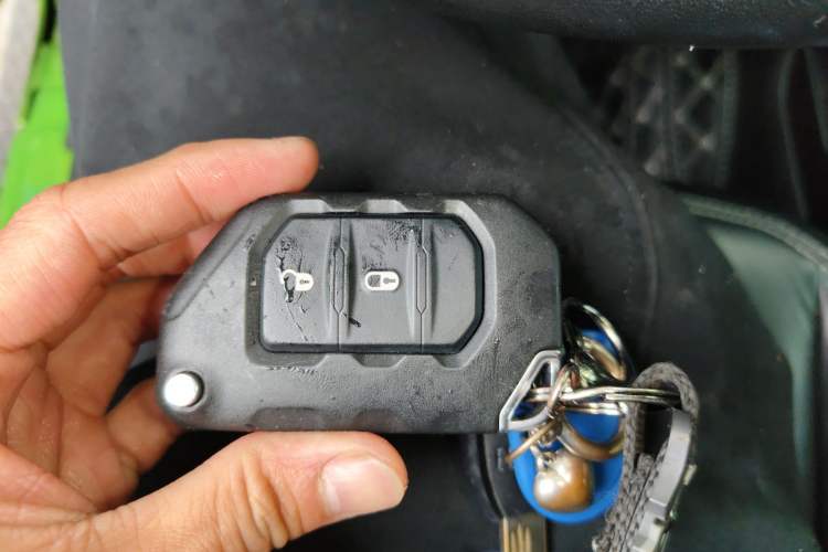 Used Jeep Wrangler 2019 2.0T Sahara 4-Door Version China V Standard Vehicle Key