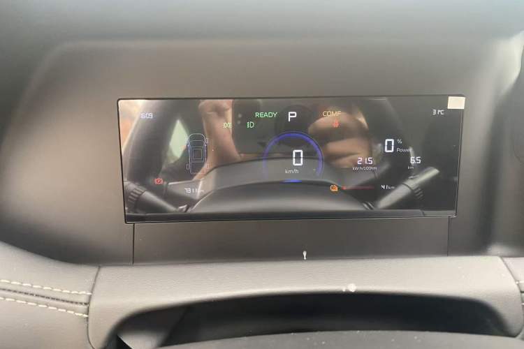 Used Radar King Kong 2025 460 km All-Wheel Drive Long-Box Version – Mighty King Kong Instrument Cluster