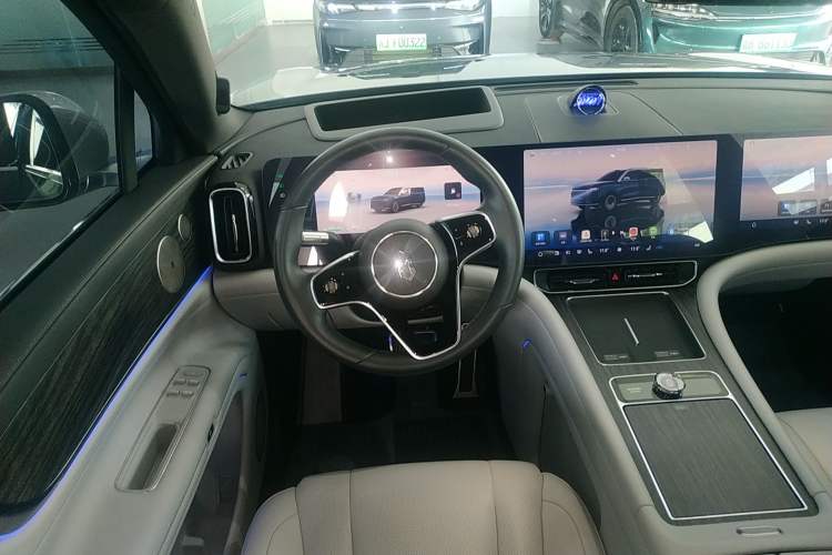 Used Hima AITO M9 2024 Range-Extended Ultra Version 42 kWh 6-Seater Model Steering Wheel