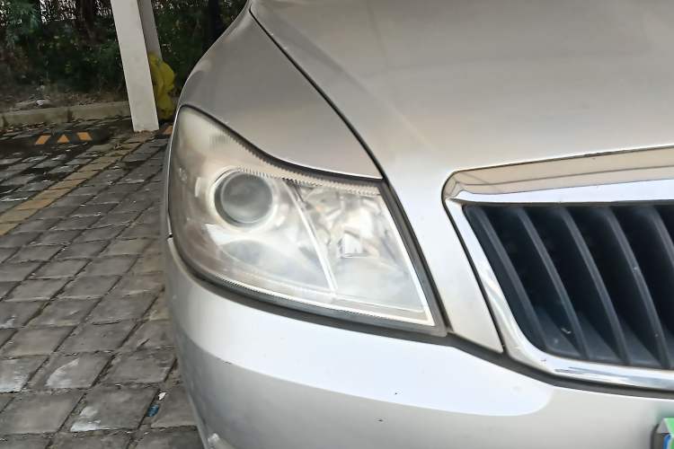 Used Skoda Octavia 2014 1.6L Automatic Yijie Edition Right Front Headlight