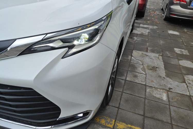 Used Toyota Sienna 2024 2.5L Hybrid Comfort Edition