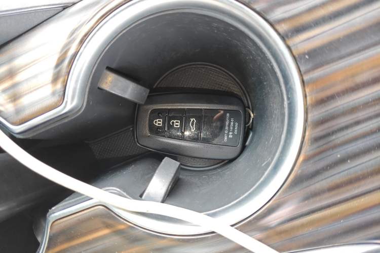 Used Toyota Camry 2018 2.0G Luxury Edition
