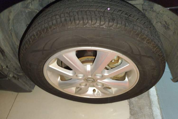 Used Nissan Sylphy 2012 Classic 1.6XE Automatic Comfort Edition Right Front Wheel Hub