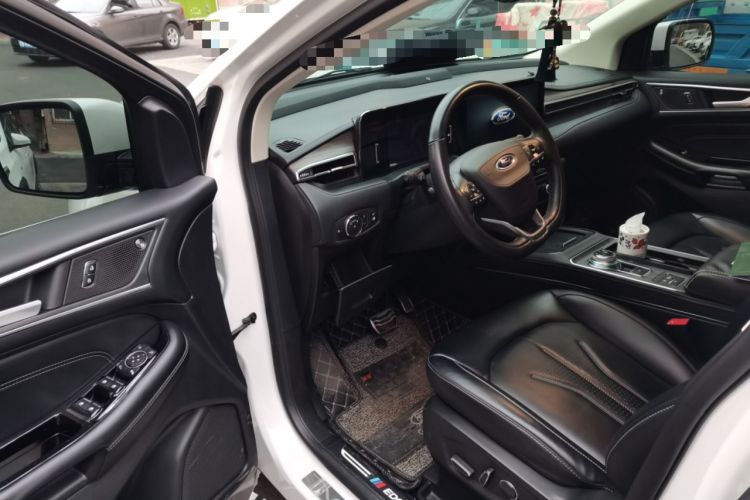 Used Ford Edge 2021 PLUS EcoBoost 245 Two-Wheel-Drive Titanium 7-Seater Driver Seat