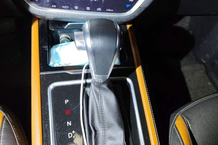 Used Zotye T300 2017 1.5T CVT Luxury Model Gear Lever