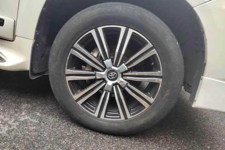 Used Toyota Land Cruiser 2014 4.0L Automatic Parallel Import Version 5 Seats
