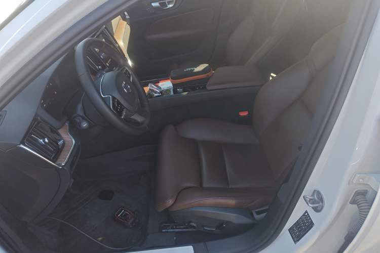 Used Volvo S60 2024 B4 Zhiyuan Luxury Edition