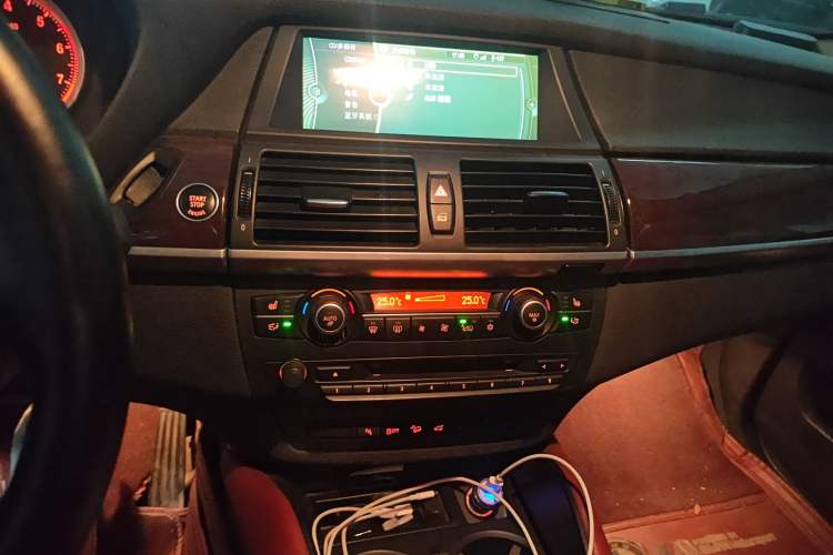 Used BMW X6 2012 xDrive35i Audio And AC Panel