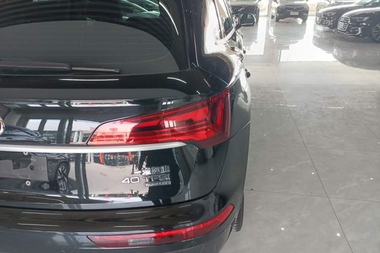 Used Audi Q5L 2022 40T Fashionable and Elegant Model

