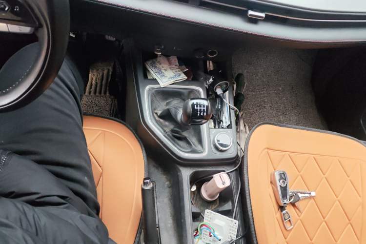 Used CHANGAN Lantop 2023 2.0T Manual 4x4 Diesel Flagship Long-Box Version Gear Lever