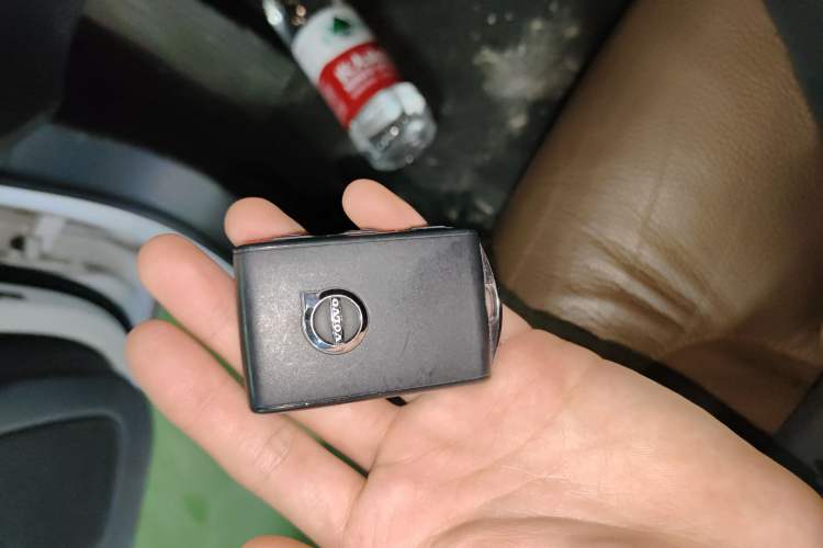 Used Volvo S60 New Energy 2023 T8 All-Wheel Drive Long-Range Zhiyi Luxury Edition Vehicle Key