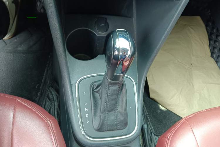 Used Volkswagen Polo 2016 1.4L Automatic Trendy Model Gear Lever