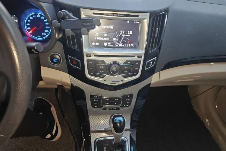 Used BYD Surui 2012 1.5TID Automatic Flagship Version Audio And AC Panel