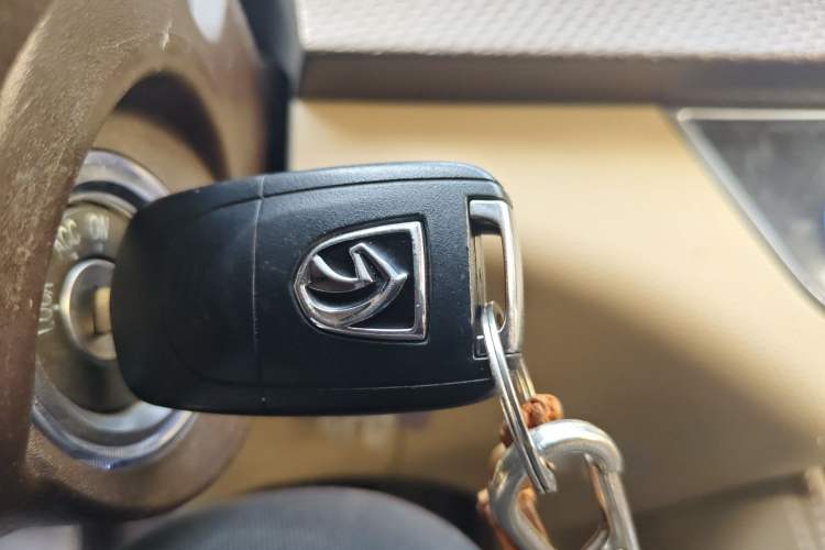 Used Baojun 730 2017 1.8L iAMT Luxury Version 7-Seater