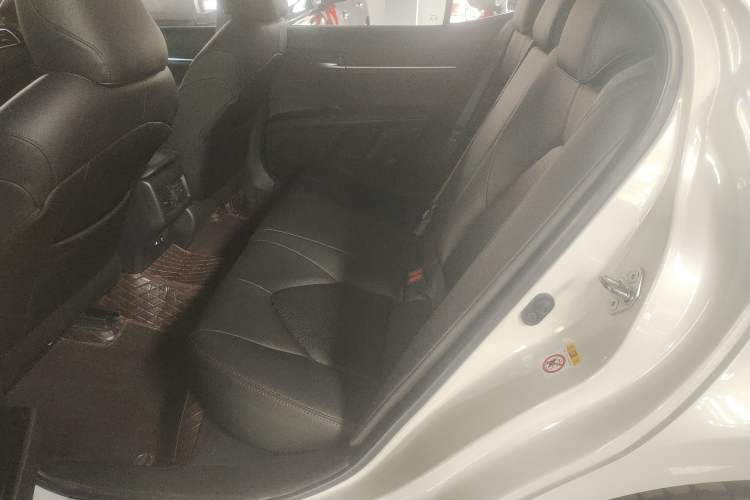 Used Toyota Camry 2018 2.0S FENGSHANG Edition
