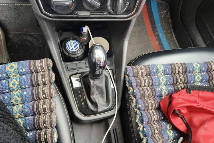 Used Volkswagen Jetta 2019 Dream Edition 1.5L Automatic Comfort Version Gear Lever