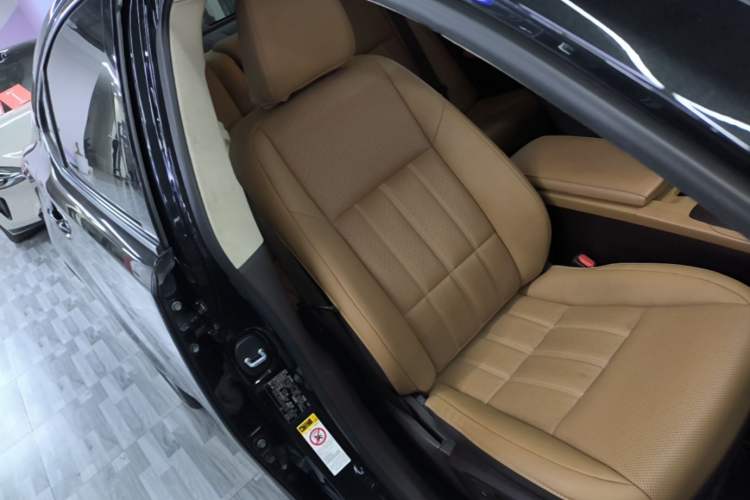 Used Lexus ES 2015 200 Elite Edition Right Front Seat