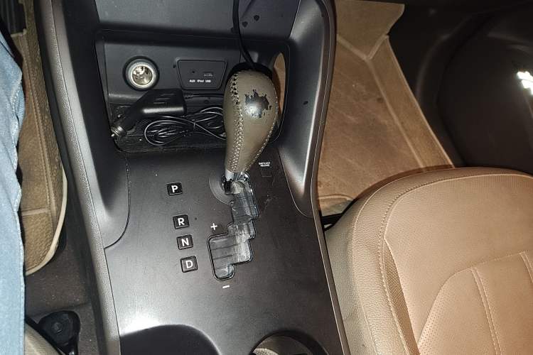 Used Hyundai ix35 2013 2.0L Automatic Two-Wheel Drive Smart GLS China IV Standard